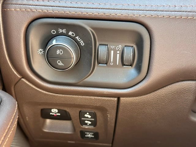 Used 2025 RAM 1500 Limited AWD/4WD image 18
