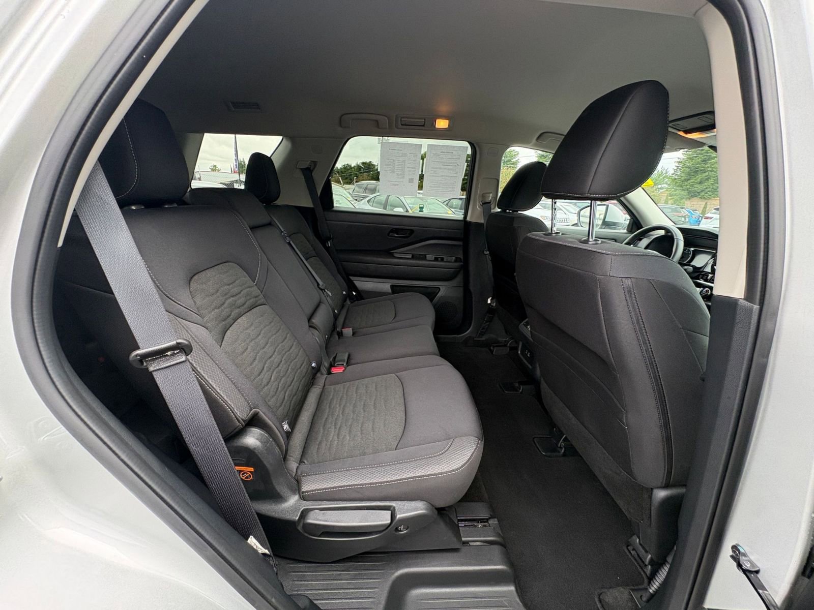 Used 2025 Nissan Pathfinder SV AWD/4WD image 28