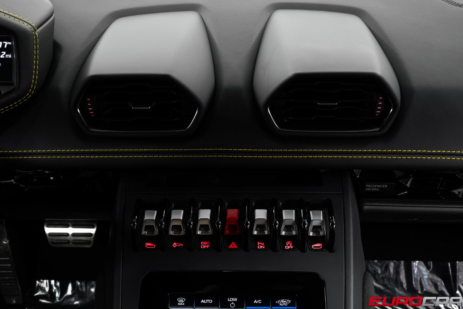 Used 2021 Lamborghini Huracan EVO RWD image 31