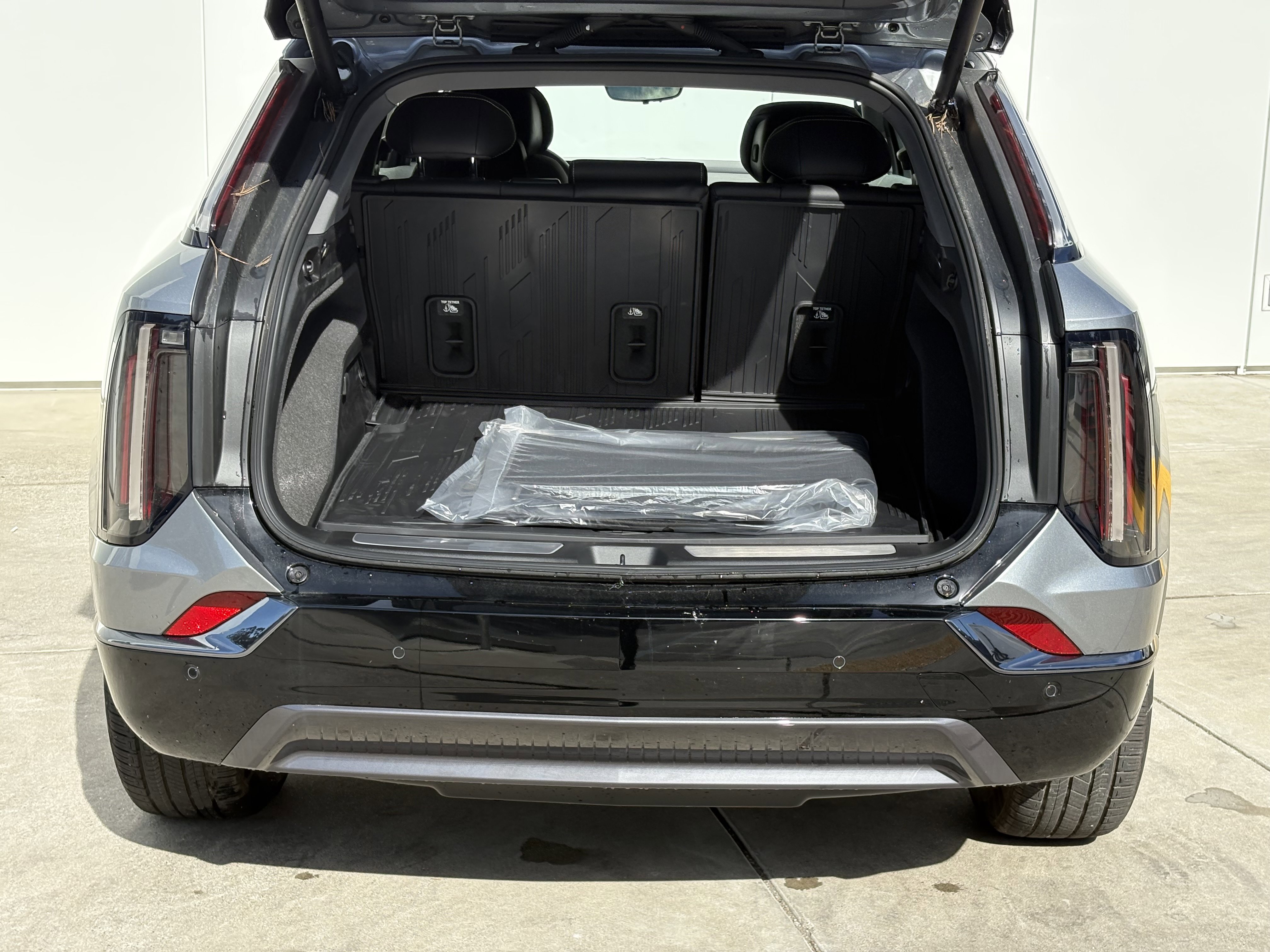 New 2025 Cadillac Optiq Sport 1 image 9