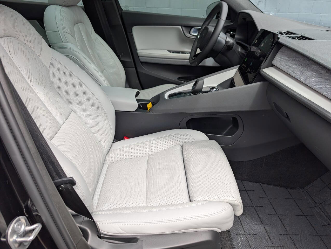 Used 2023 Polestar Polestar 2 w/ Pilot Pack AWD/4WD image 8