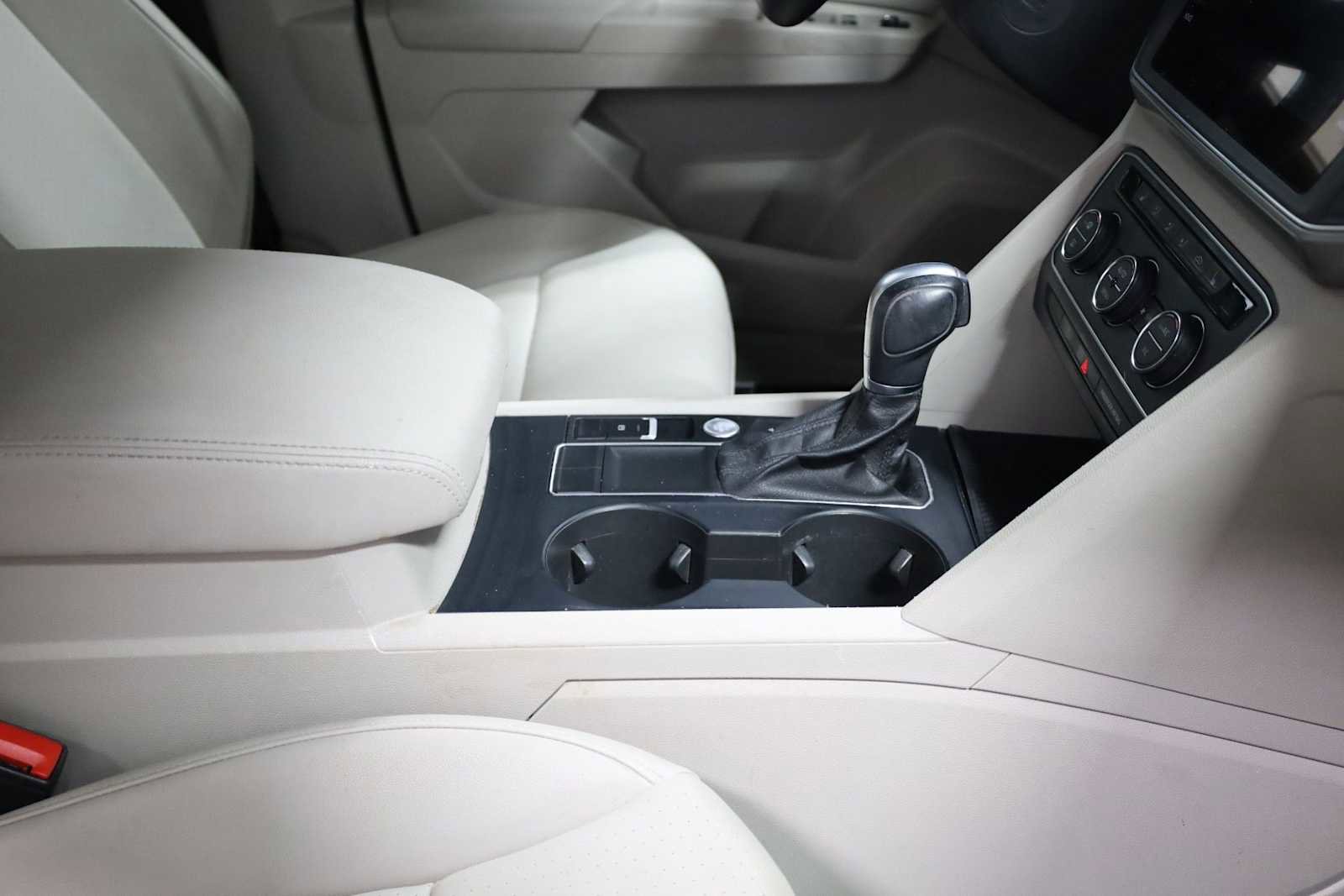 Used 2019 Volkswagen Atlas SE image 19