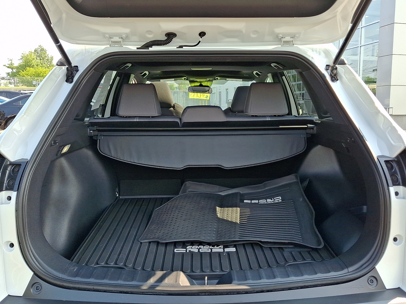 Certified 2025 Toyota Corolla Cross AWD Hybrid w/ Moonroof Package image 29