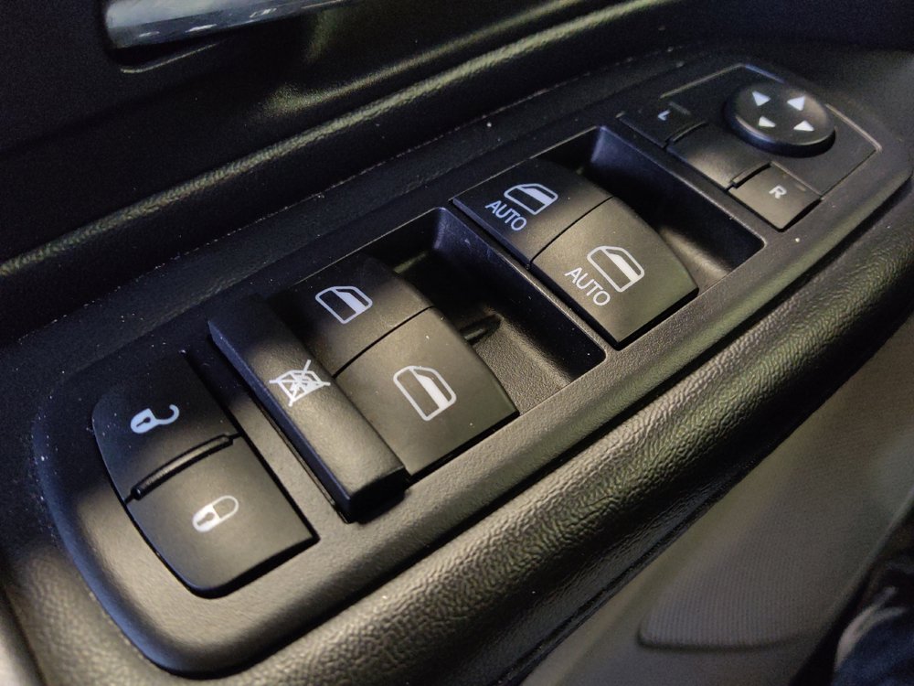 Used 2019 Dodge Grand Caravan SE FWD image 27