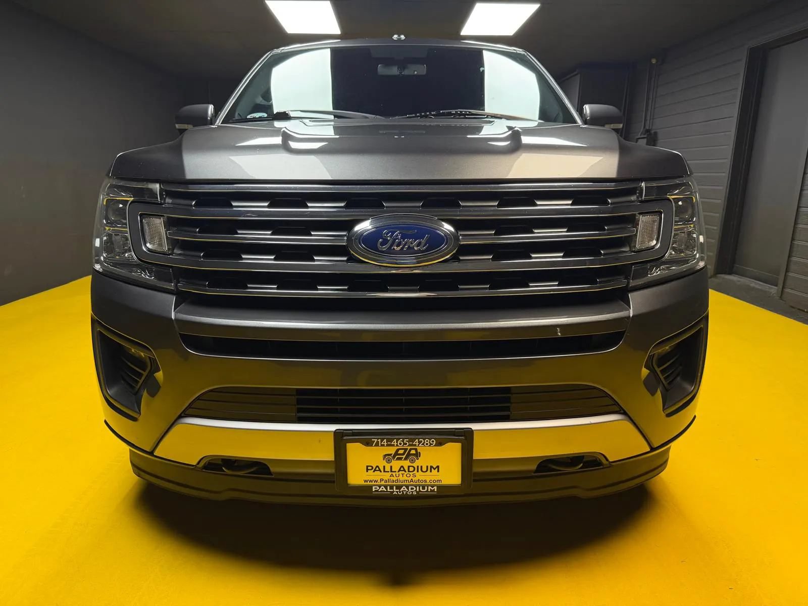 Used 2018 Ford Expedition Max XLT w/ Equipment Group 201A AWD/4WD image 2