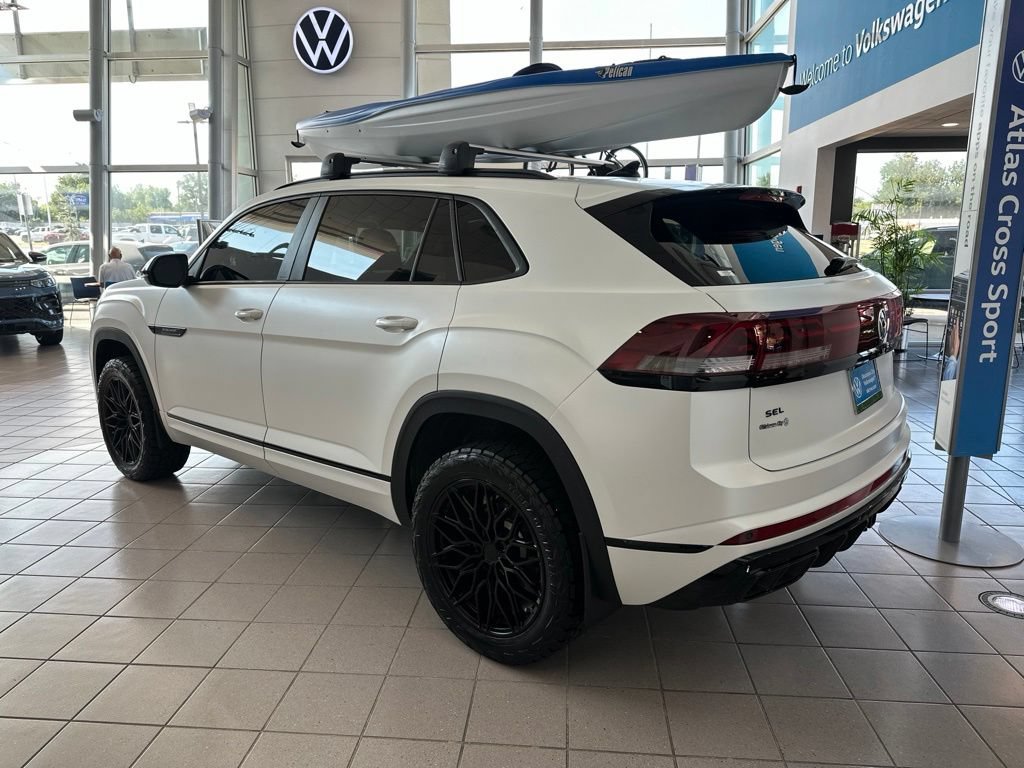New 2026 Volkswagen Atlas Cross Sport SEL R-Line AWD/4WD image 6
