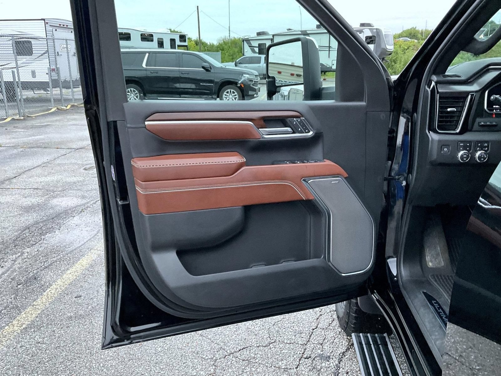 Certified 2024 GMC Sierra 2500 Denali Ultimate AWD/4WD image 9