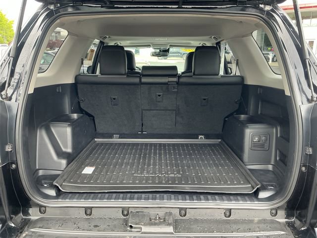 Certified 2022 Toyota 4Runner SR5 Premium w/ Moonroof Package AWD/4WD image 30