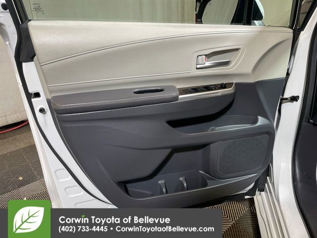 Used 2024 Toyota Sienna XLE image 25