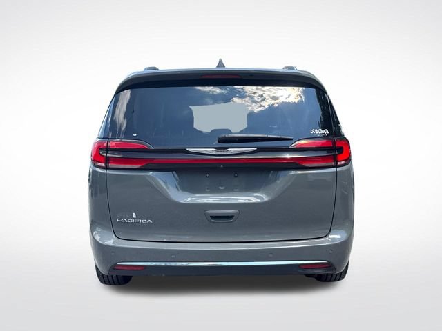 Used 2021 Chrysler Pacifica Touring-L FWD image 4