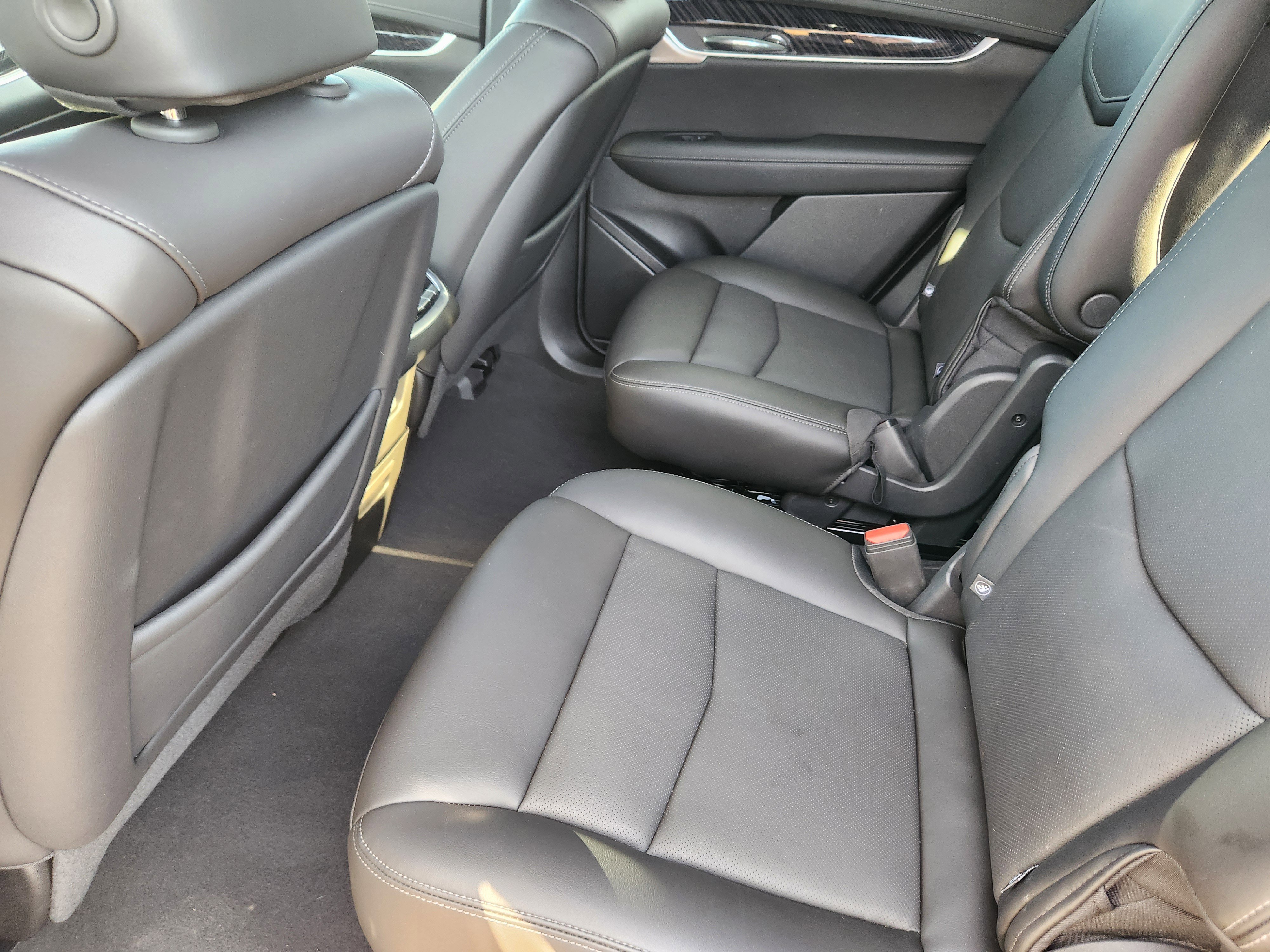 Used 2025 Cadillac XT6 Premium Luxury w/ Technology Package image 32