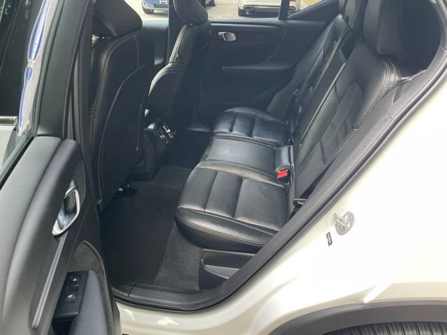 Certified 2024 Volvo XC40 B5 Plus w/ Protection Package Premier AWD/4WD image 12