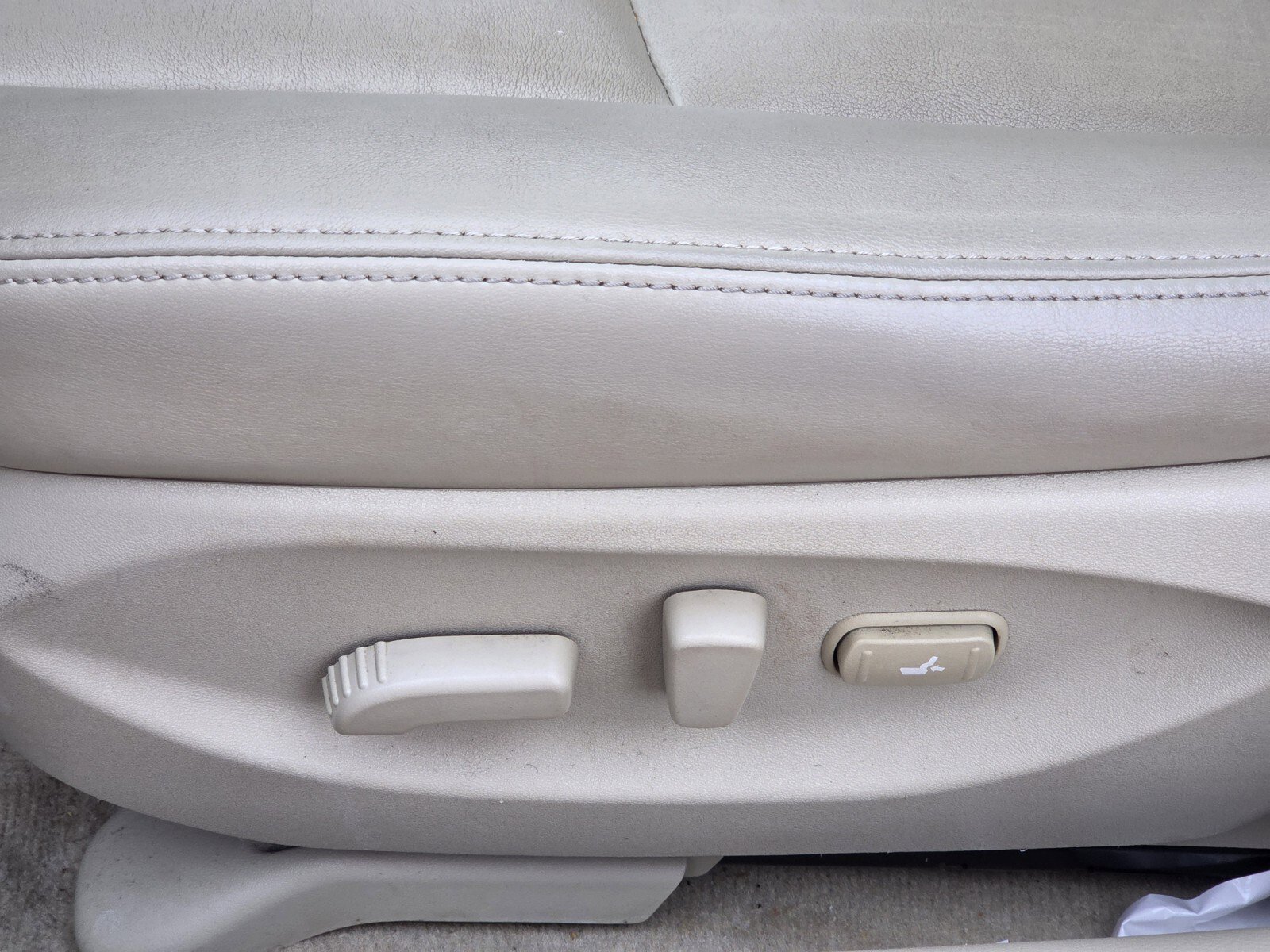 Used 2018 INFINITI Q50 Luxe w/ Essential Package (3.0T Luxe) image 16