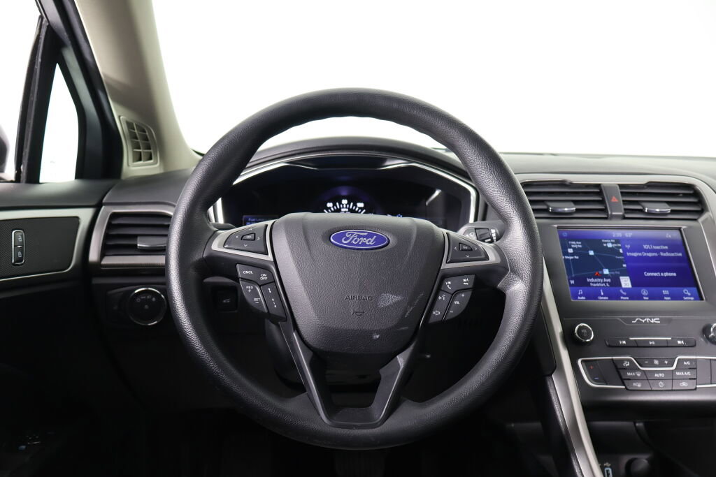 Used 2020 Ford Fusion SE image 31