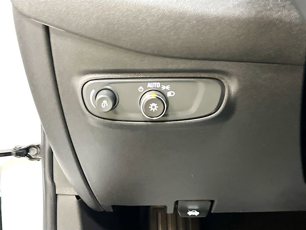 Used 2024 Chevrolet Equinox LT w/ LPO, Floor Liner Package AWD/4WD image 10