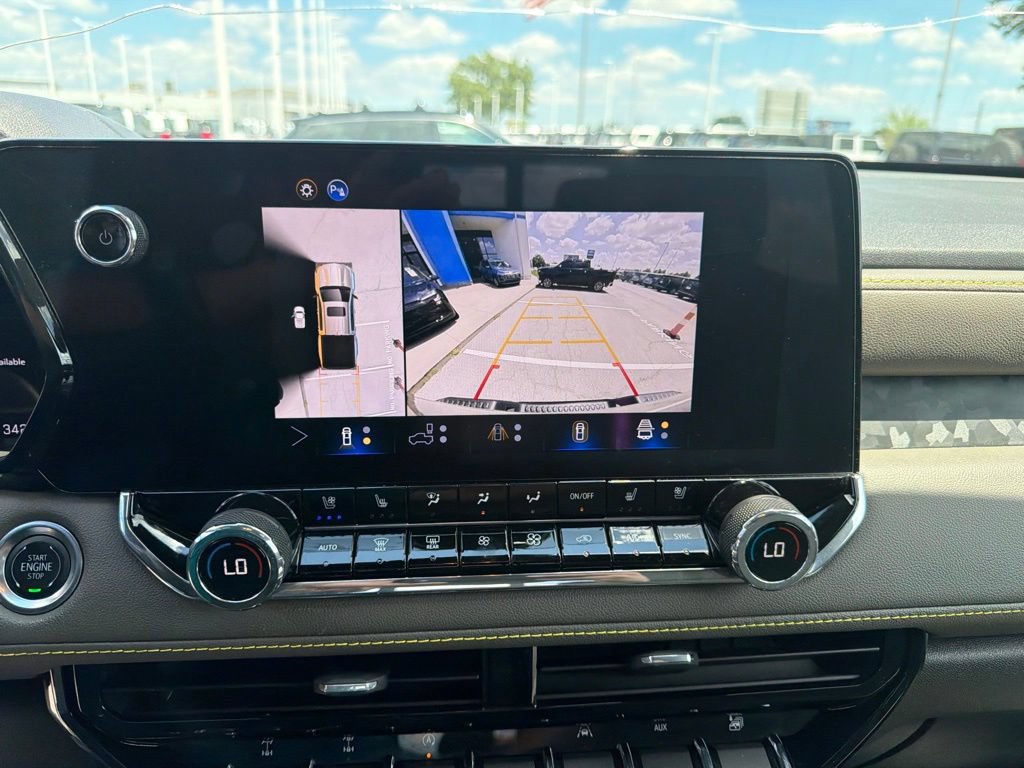 Used 2025 Chevrolet Colorado ZR2 w/ Technology Package AWD/4WD image 7