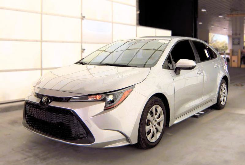 Used 2022 Toyota Corolla LE FWD image 3