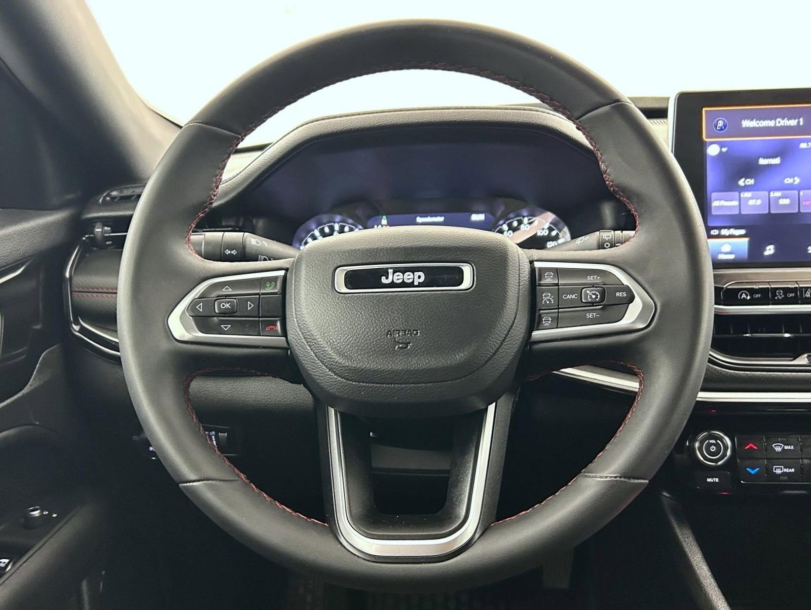 Used 2024 Jeep Compass Trailhawk image 11