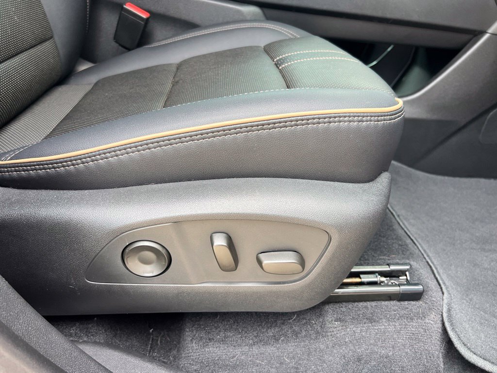 Used 2025 Chevrolet Traverse High Country AWD/4WD image 19