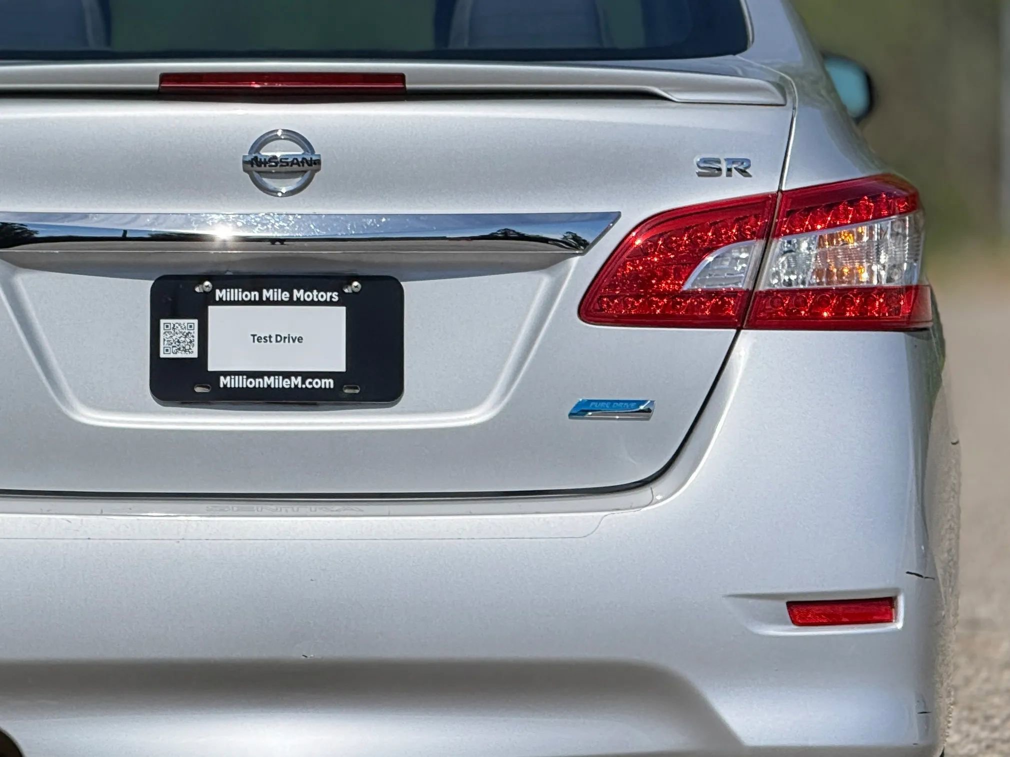 Used 2014 Nissan Sentra SR w/ SR Driver Package FWD image 14