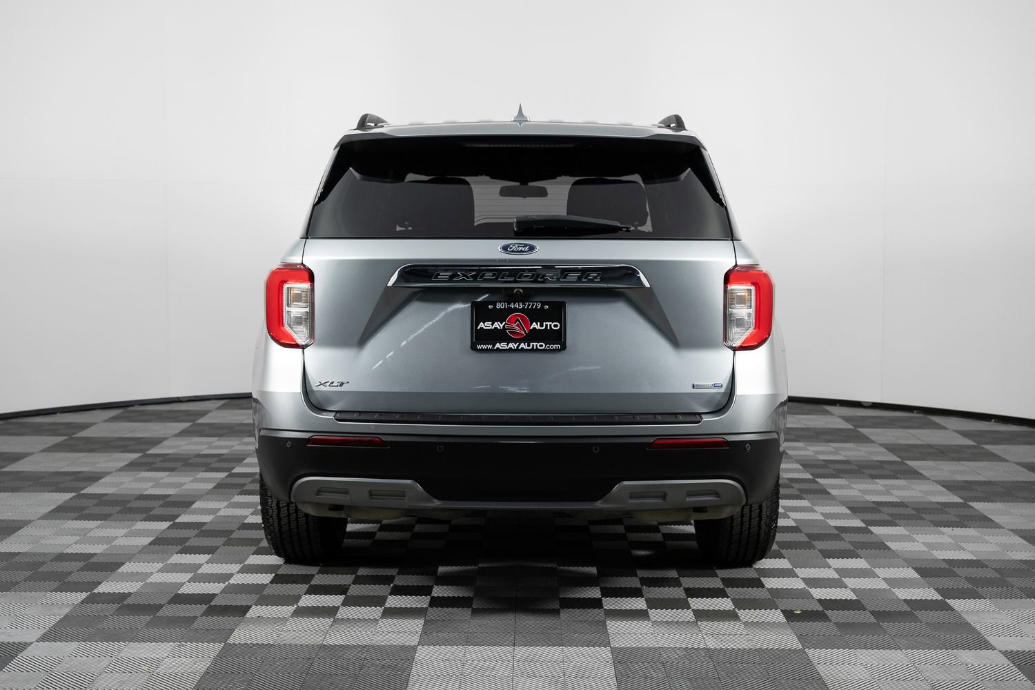 Used 2020 Ford Explorer XLT w/ Equipment Group 202A image 6