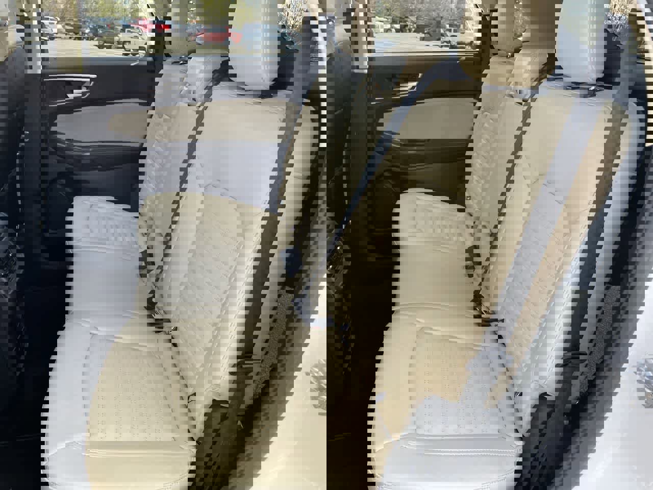 Used 2018 Ford Edge SEL w/ Equipment Group 201A AWD/4WD image 19