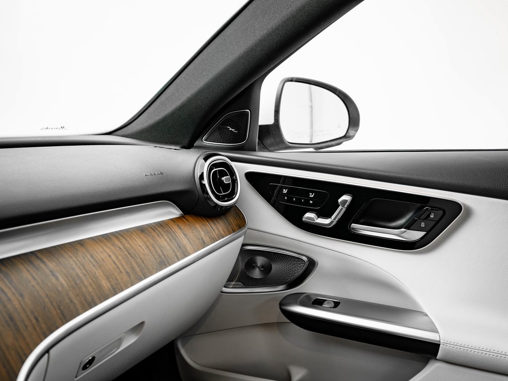 Used 2024 Mercedes-Benz C 300 4MATIC Sedan image 34