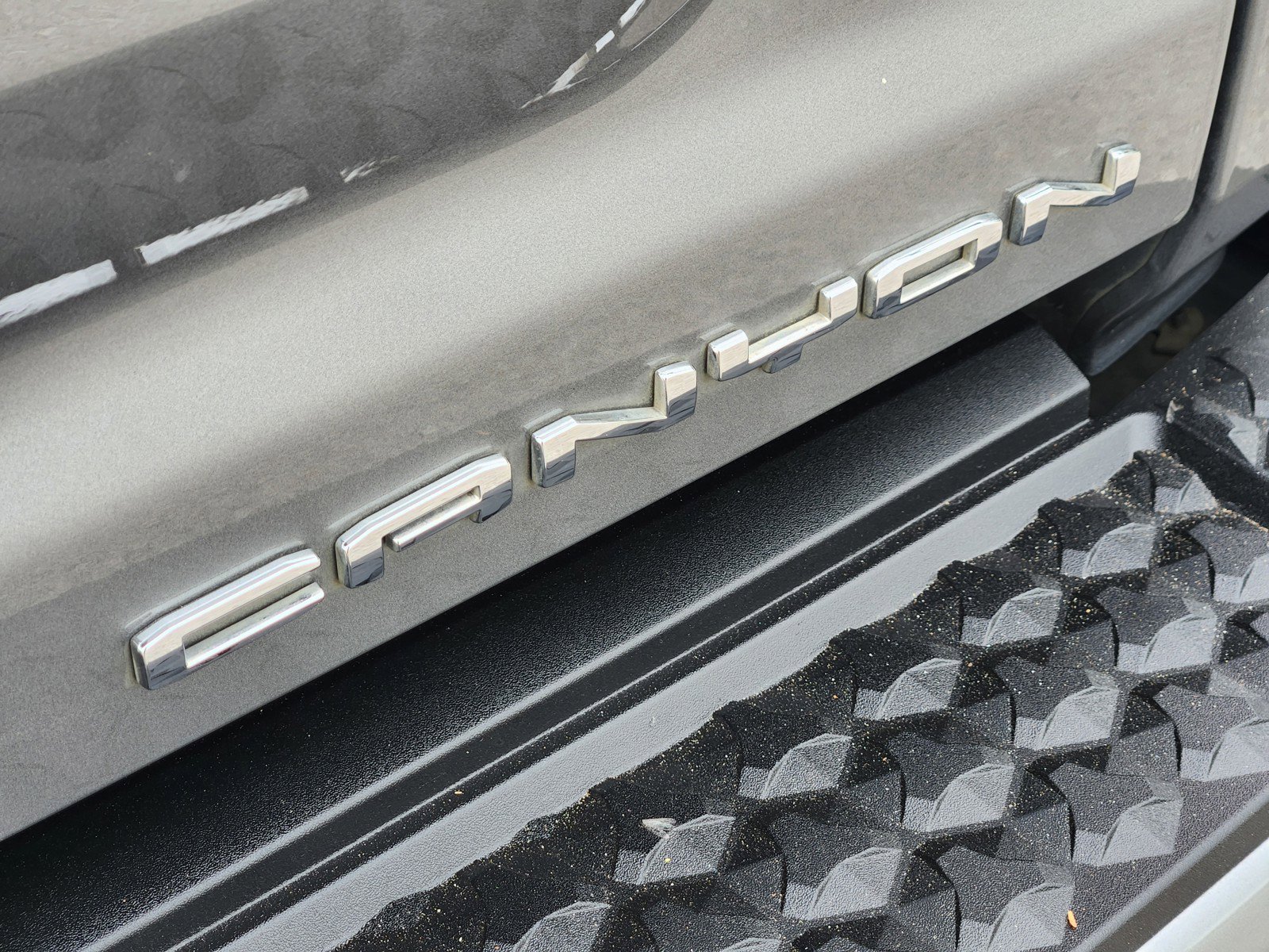 Used 2024 GMC Canyon Denali image 29