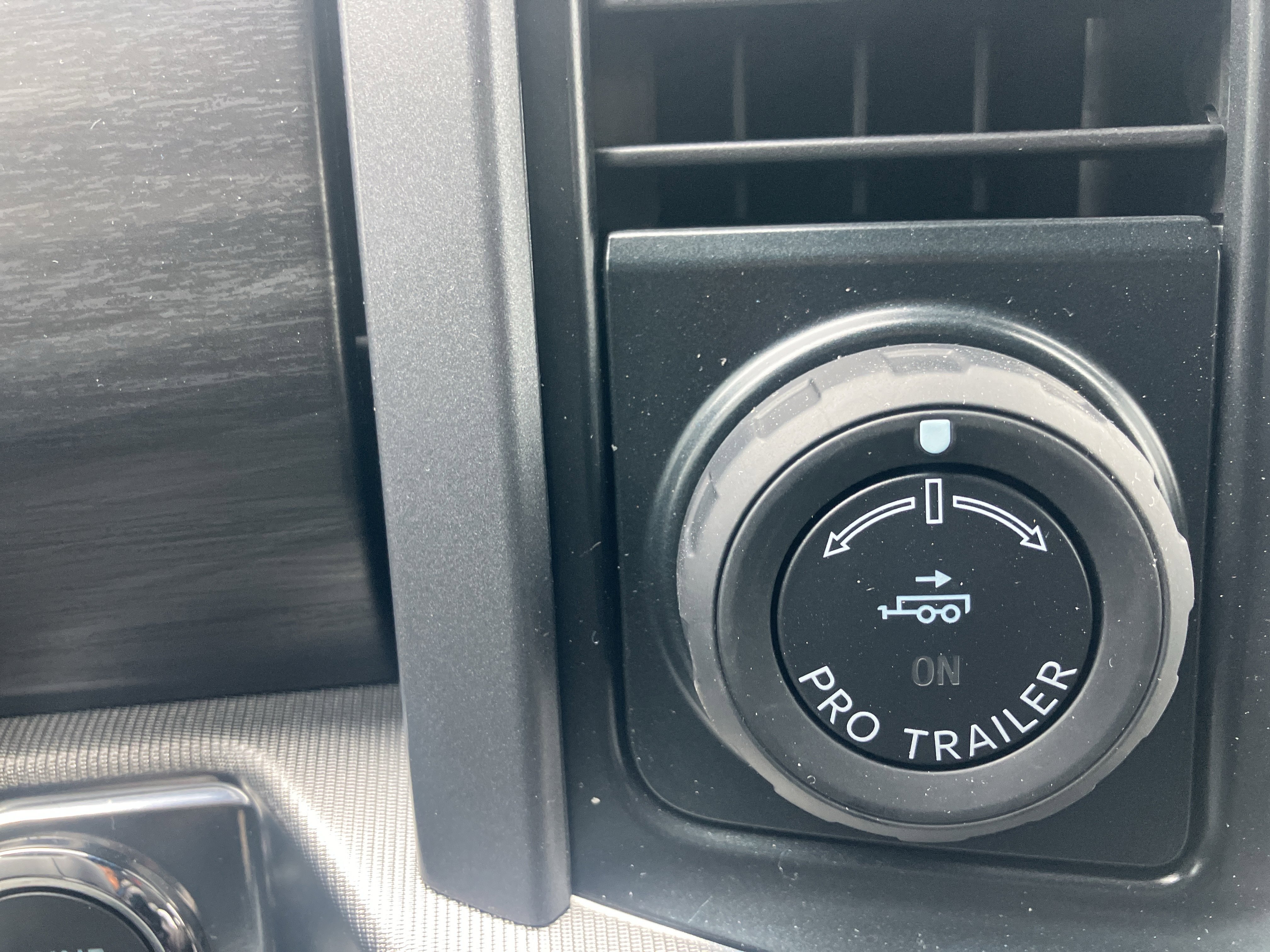 Certified 2025 Ford F150 Lariat w/ Equipment Group 501A Mid image 26