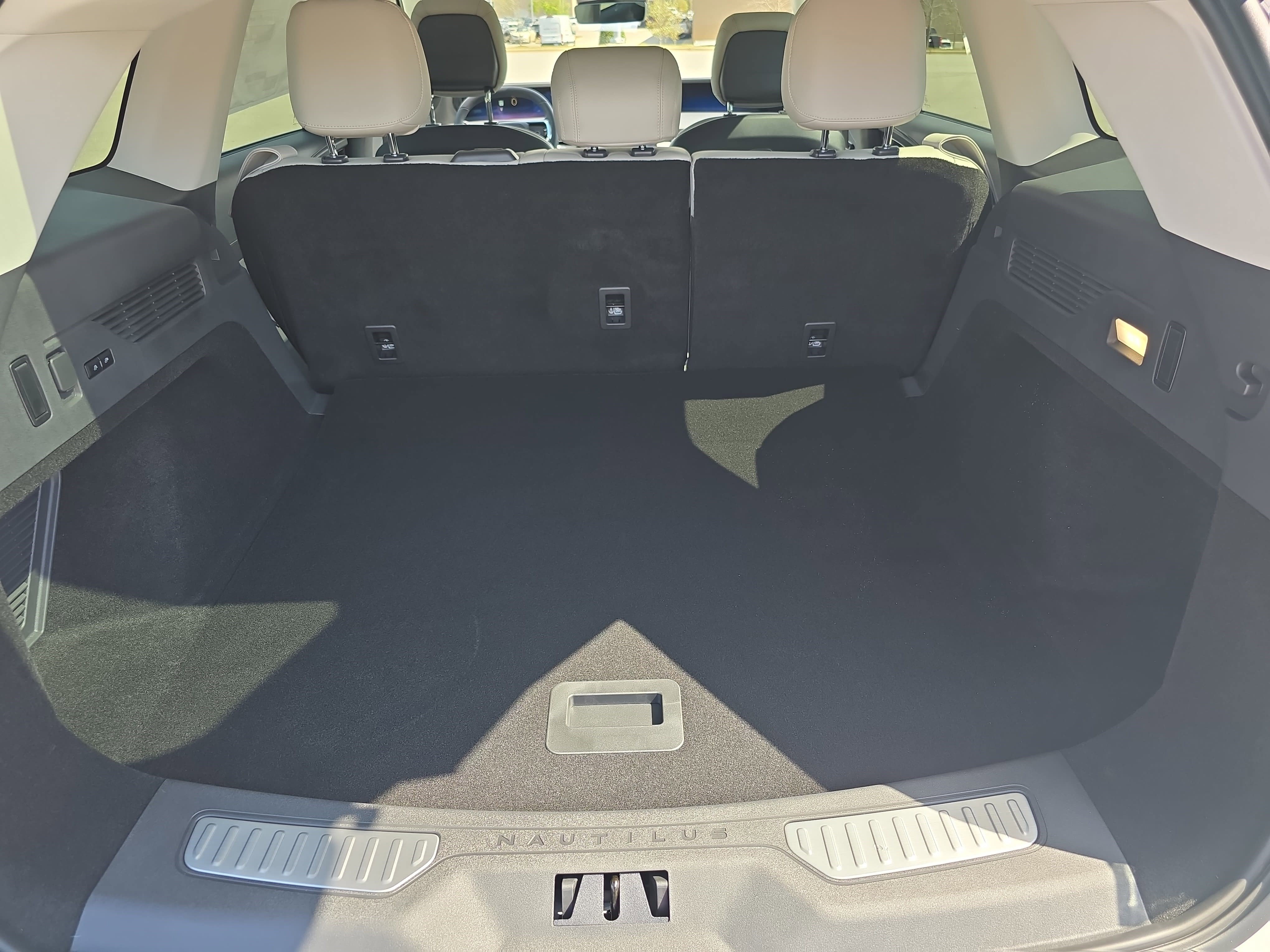 New 2026 Lincoln Nautilus Premier AWD/4WD image 12