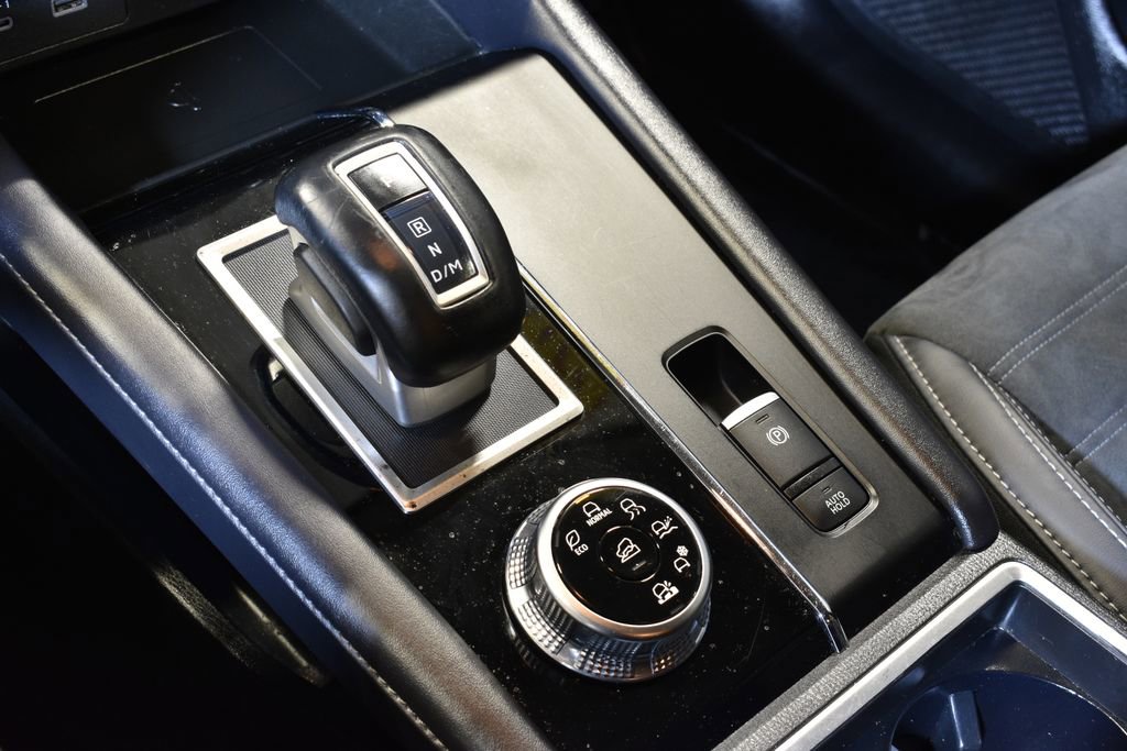 Used 2024 Mitsubishi Outlander SE Black Edition image 24