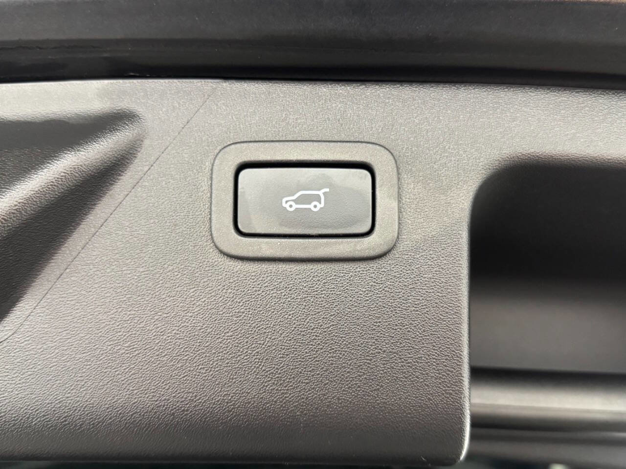 Used 2019 Land Rover Discovery Sport HSE image 15