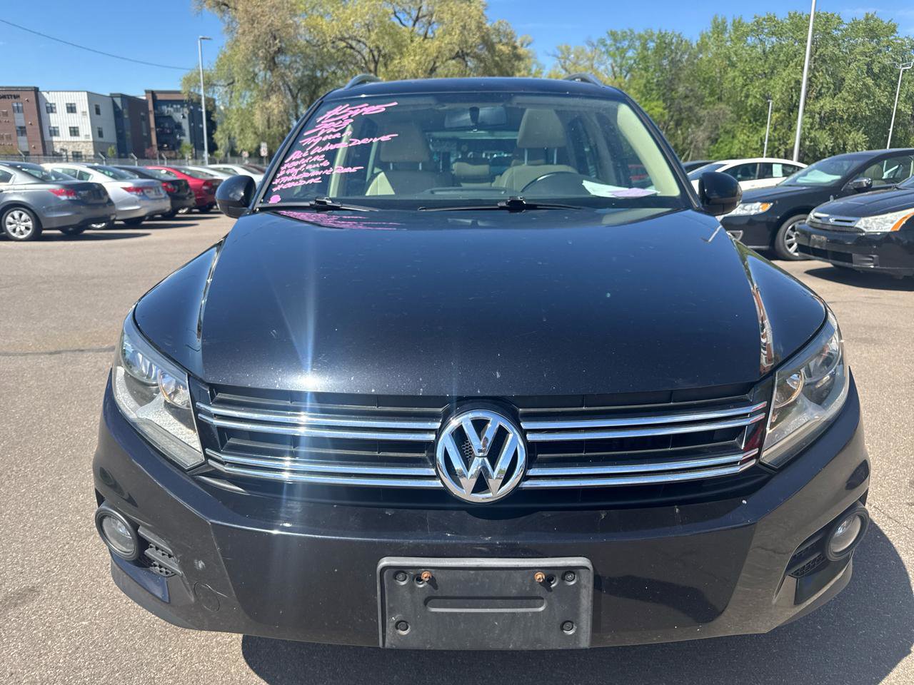 Used 2013 Volkswagen Tiguan SE AWD/4WD image 2