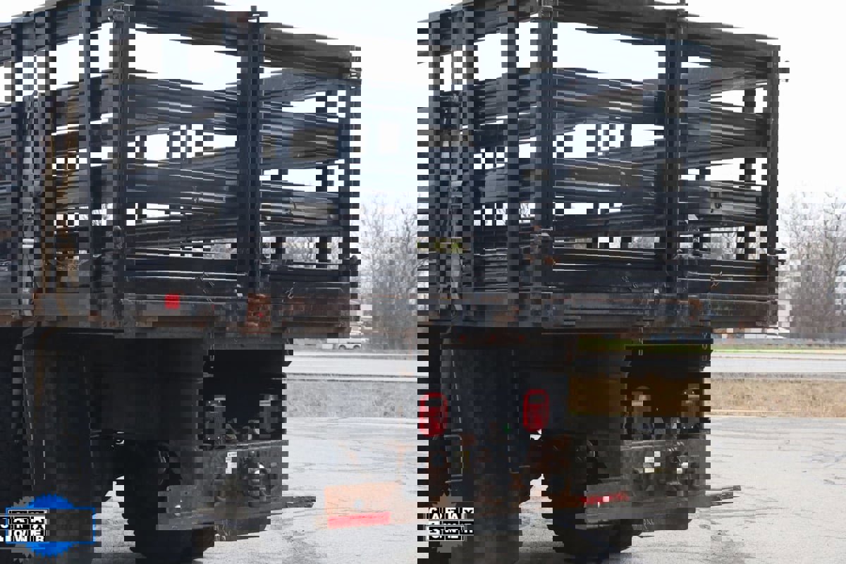 Used 2018 Ford F750 2WD Regular Cab Super Duty image 16