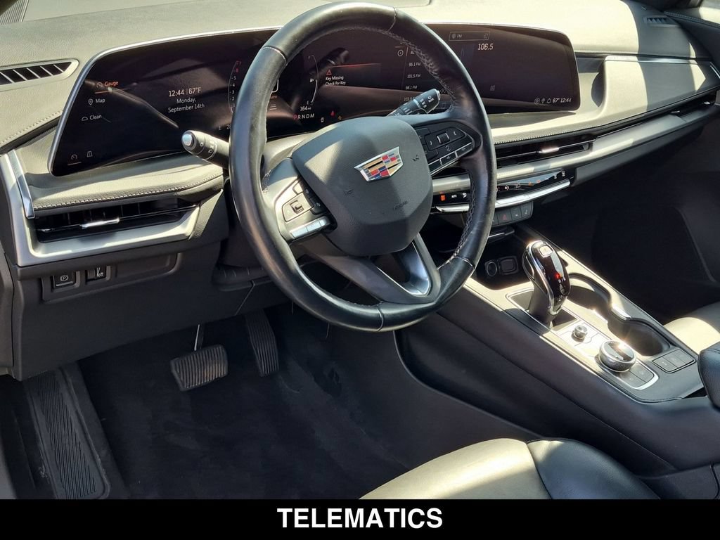Used 2024 Cadillac XT4 Luxury w/ Cold Weather Package FWD image 2