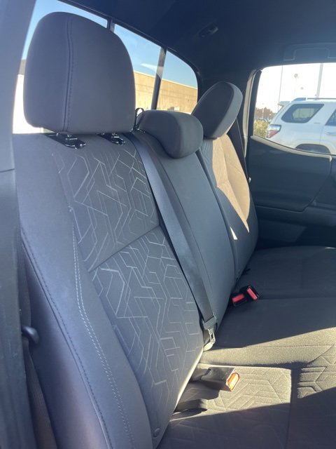 Used 2018 Toyota Tacoma TRD Sport w/ Technology Package image 9