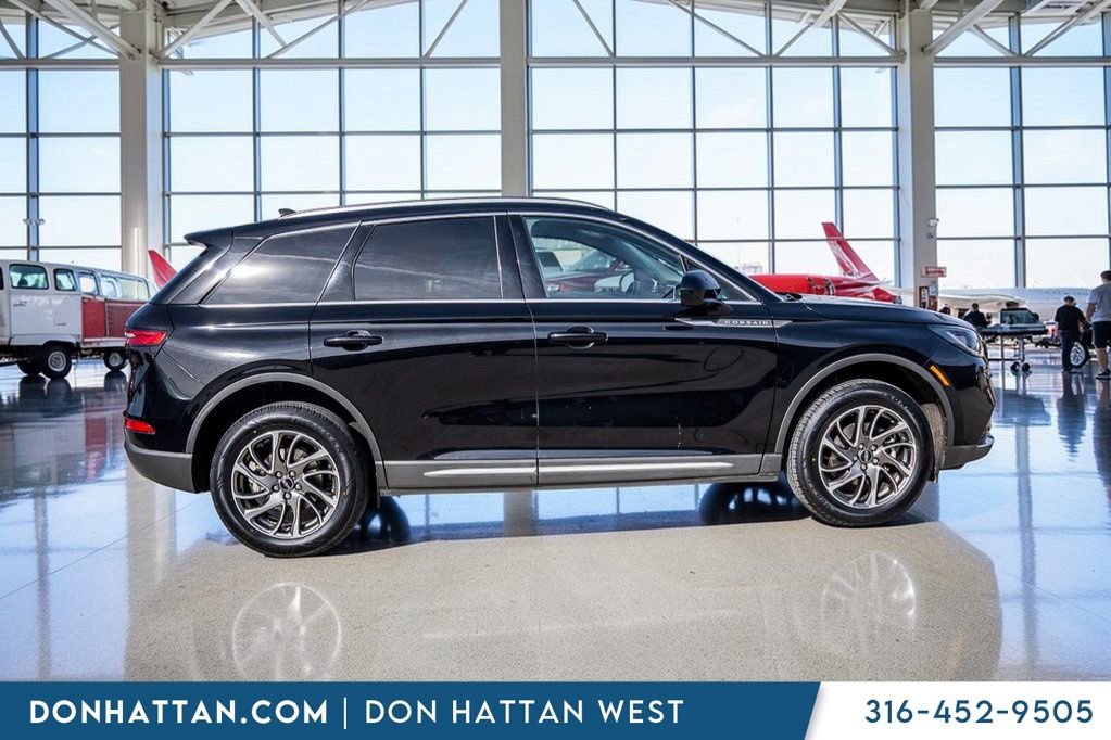 Used 2022 Lincoln Corsair AWD w/ Equipment Group 101A image 33