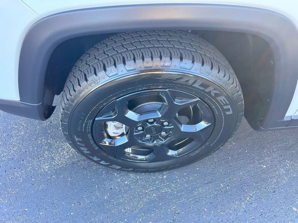 Used 2024 Jeep Compass Trailhawk w/ Trailhawk Convenience Group image 13