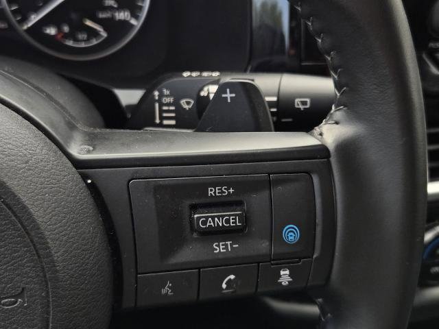 Certified 2025 Nissan Pathfinder SV FWD image 27