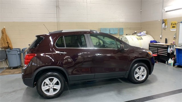 Used 2020 Chevrolet Trax LT w/ LT Convenience Package image 7