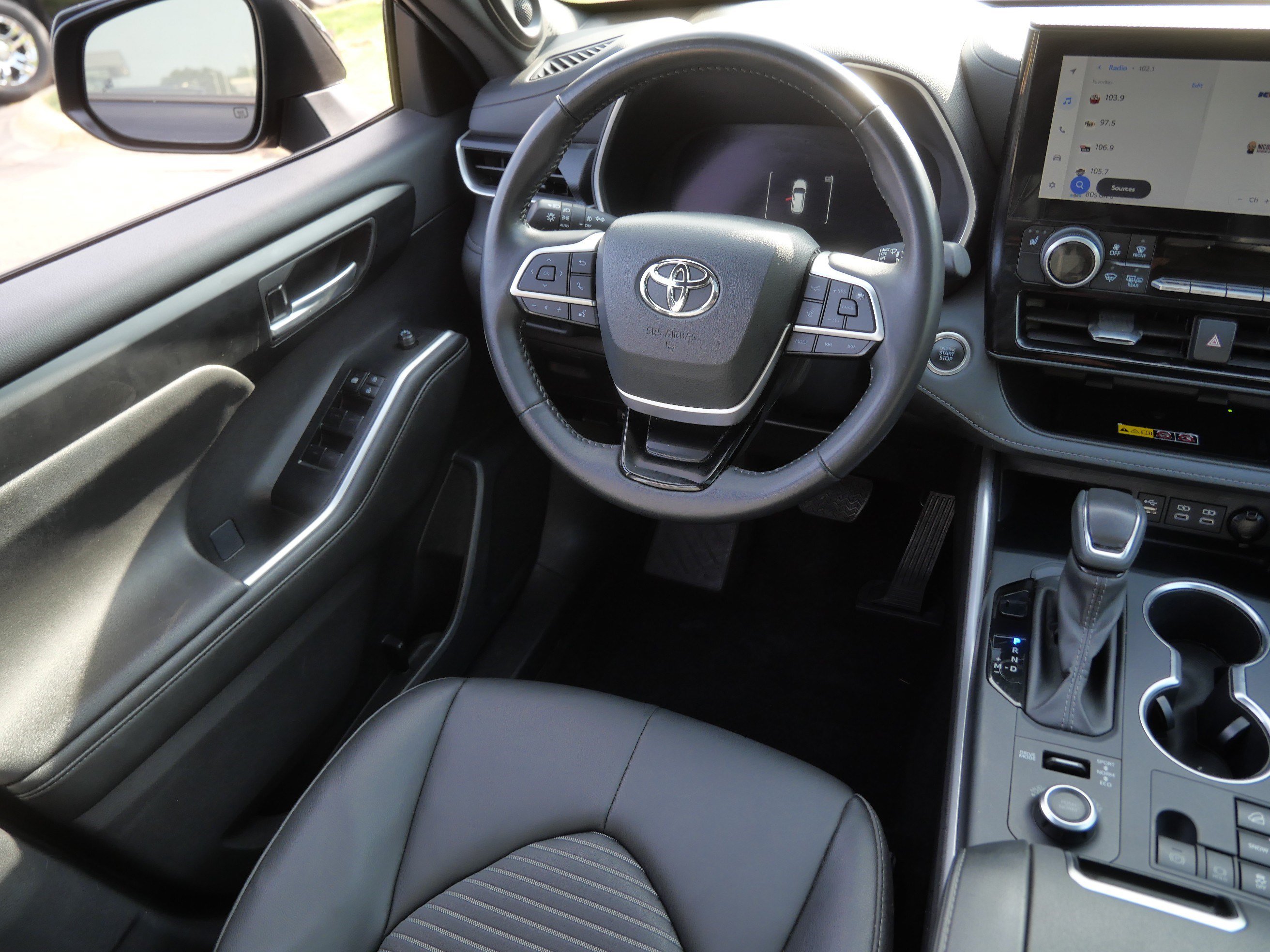 Certified 2025 Toyota Highlander XSE AWD/4WD image 10
