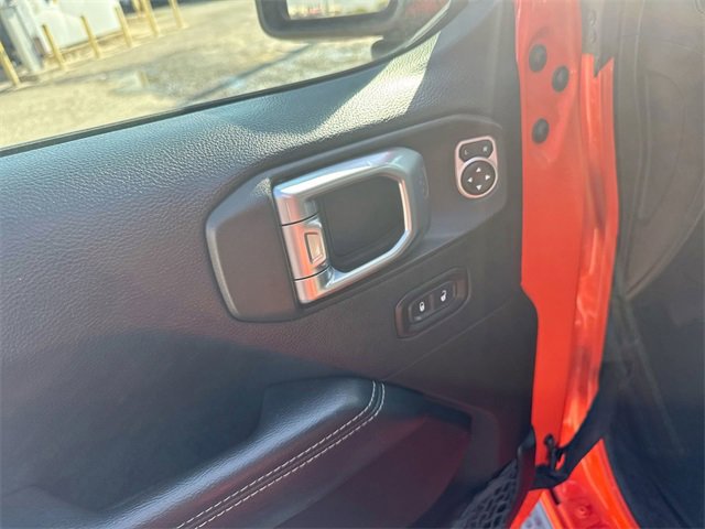 Used 2018 Jeep Wrangler Unlimited Sahara w/ Safety Group image 19