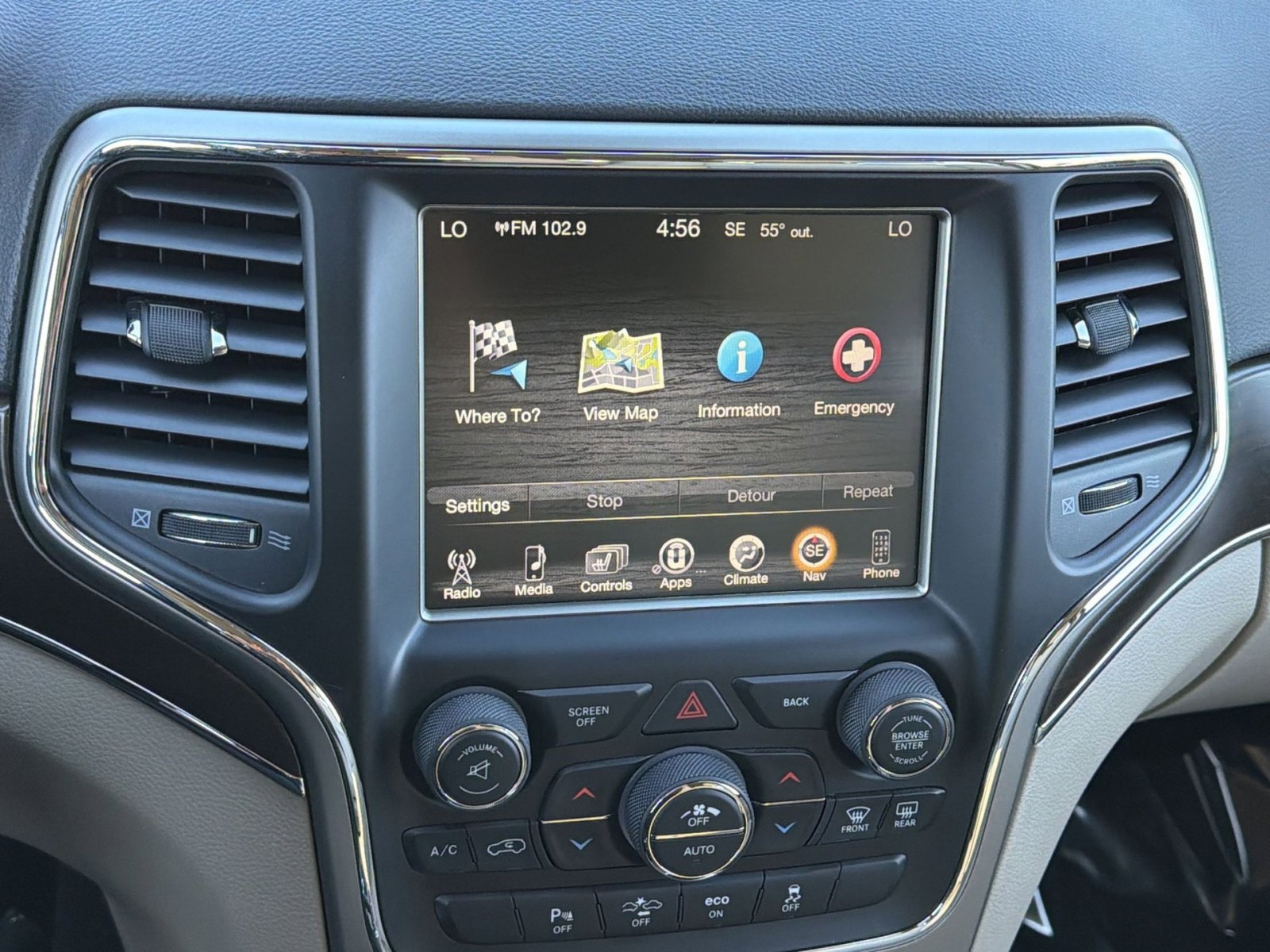 Used 2015 Jeep Grand Cherokee Limited w/ Luxury Group II image 20