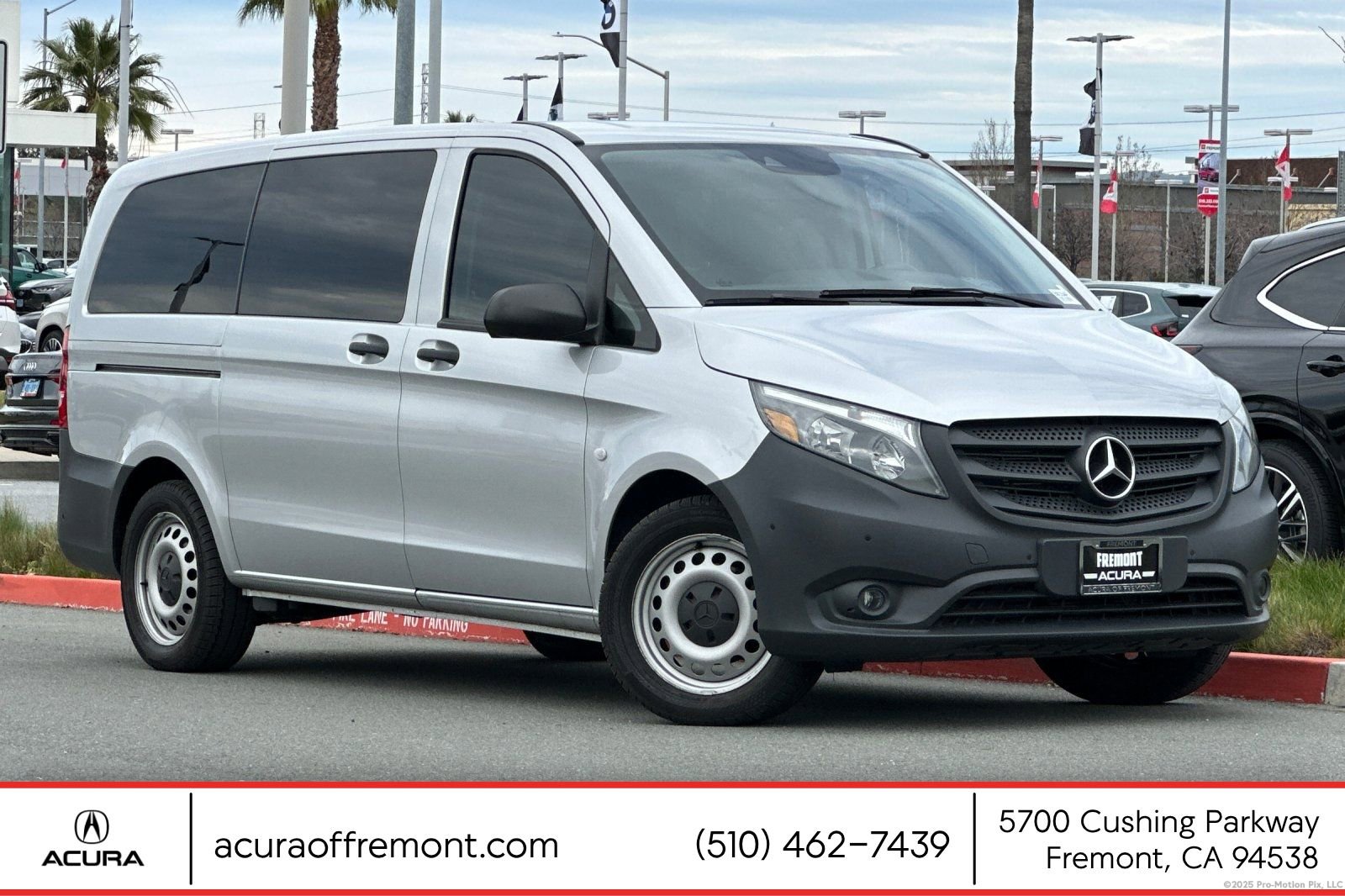 Used 2016 Mercedes-Benz Metris Passenger image 1