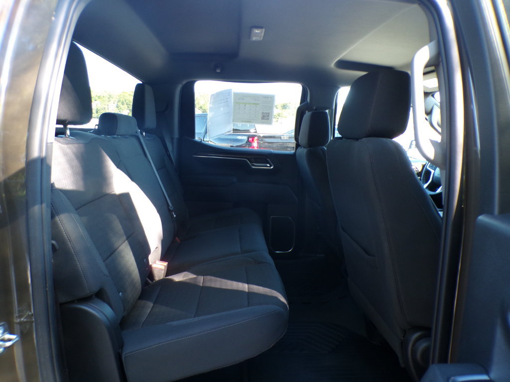 Used 2023 Chevrolet Silverado 1500 LT AWD/4WD image 20