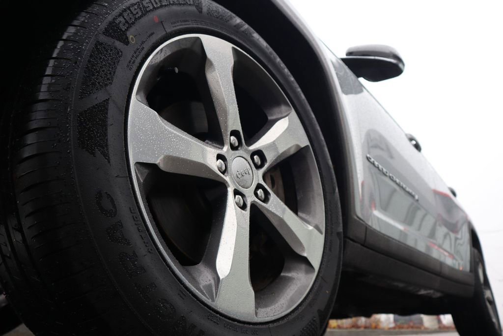 Used 2022 Jeep Grand Cherokee L Limited image 10