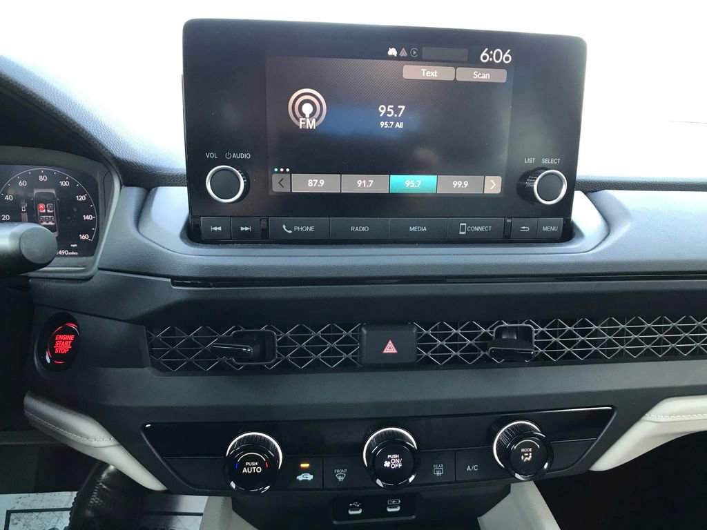 Certified 2023 Honda Accord LX image 9