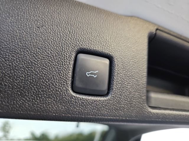 Used 2021 Ford Escape SE w/ SE Sport Appearance Package image 13