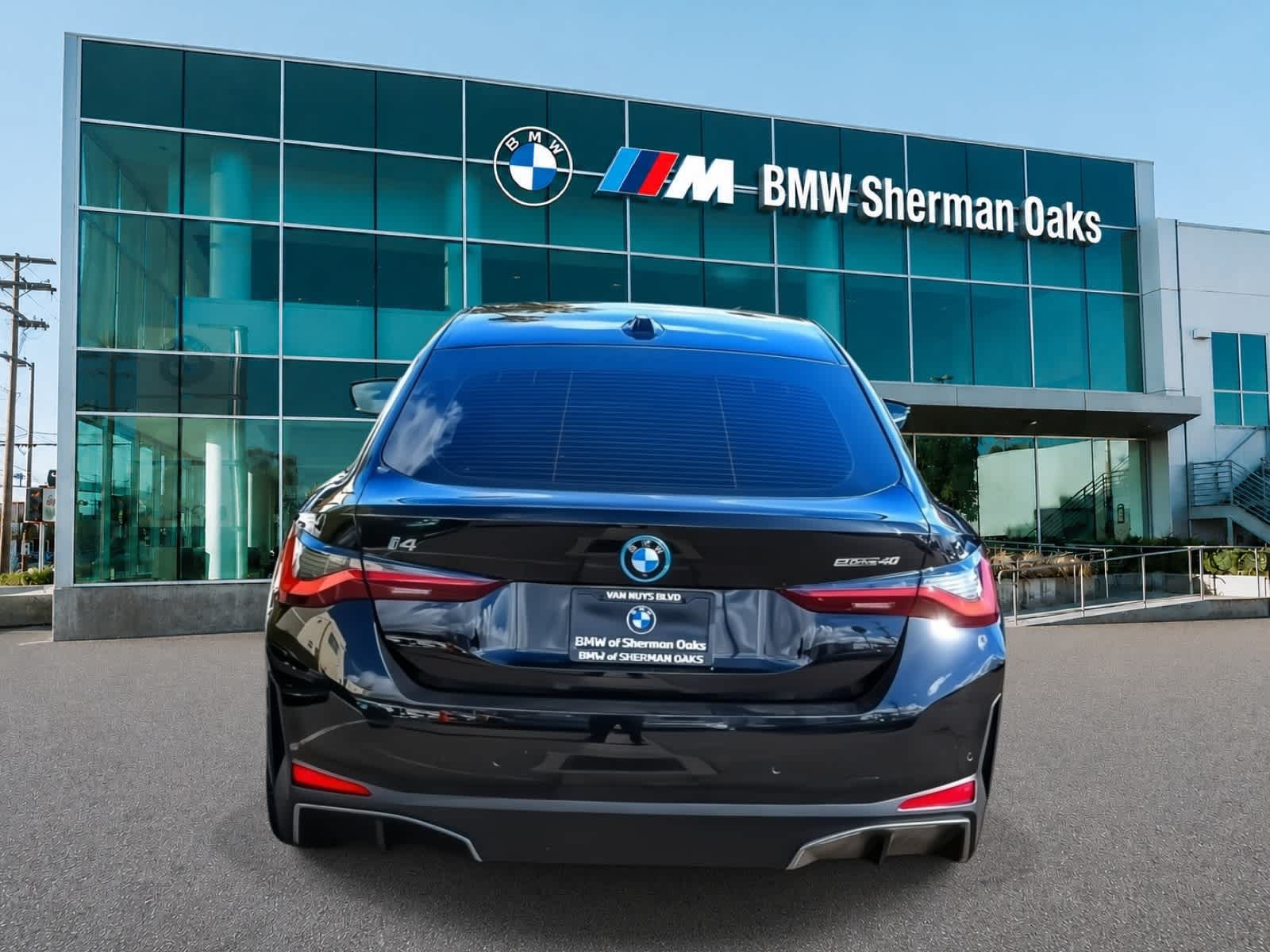 Used 2025 BMW i4 eDrive40 w/ Driving Assistance Package RWD image 5