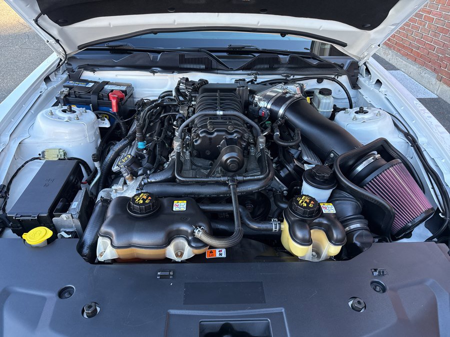 Used 2010 Ford Mustang Shelby GT500 RWD image 36